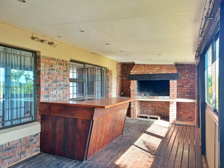 3 Bedroom Property for Sale in Fraaiuitsig Western Cape